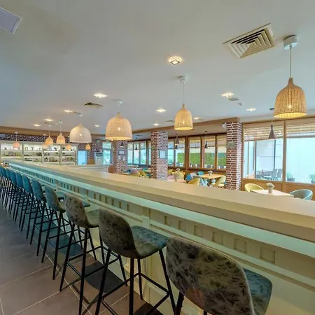 酒店 Sol Marina Palace (adults Only) 内塞伯尔