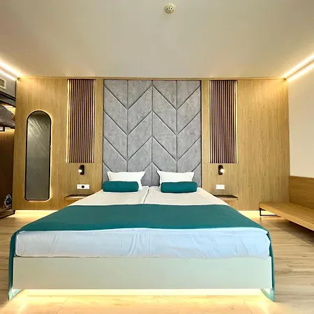 Sol Marina Palace (adults Only) 酒店 内塞伯尔