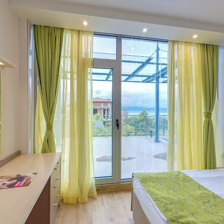 Marina Palace, Affiliated By Melia, Adults Only & Inclusive, Renovated نيسيبار