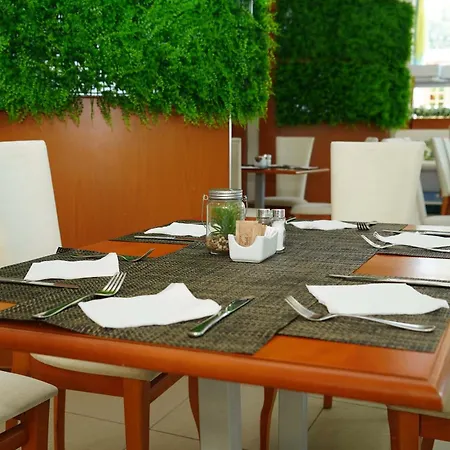 Marina Palace, Affiliated By Melia (adults Only) نيسيبار