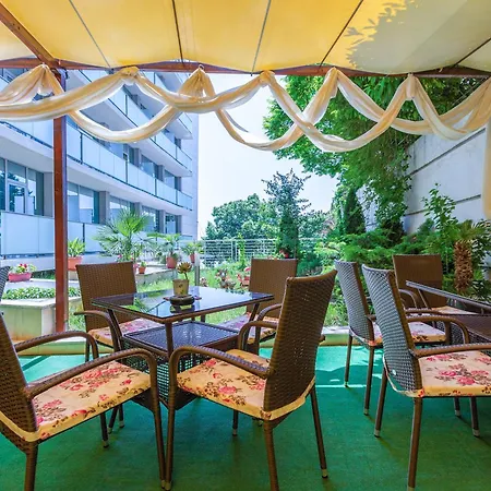 Marina Palace, Affiliated By Melia (adults Only) نيسيبار