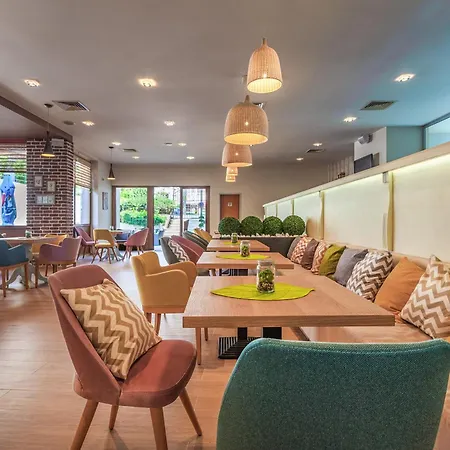 Marina Palace, Affiliated By Melia (adults Only) نيسيبار