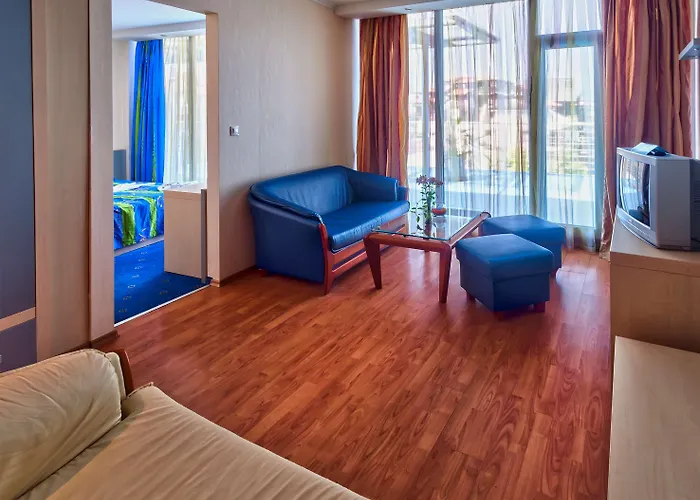 Отель Marina Palace, Affiliated By Melia, Adults Only 4*