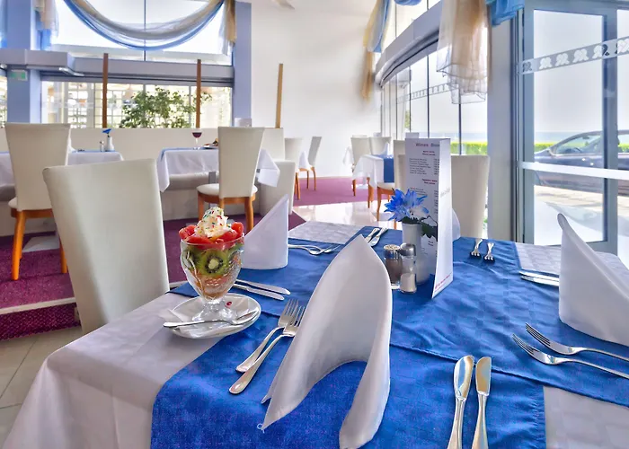 Отель Marina Palace, Affiliated By Melia, Adults Only