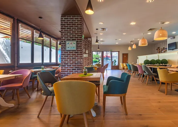 Отель Marina Palace, Affiliated By Melia, Adults Only